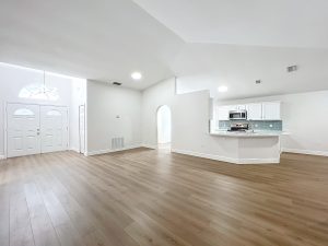 Renovated living room at 170 Golfside Circle, bought for cash by Easy Home Buyers